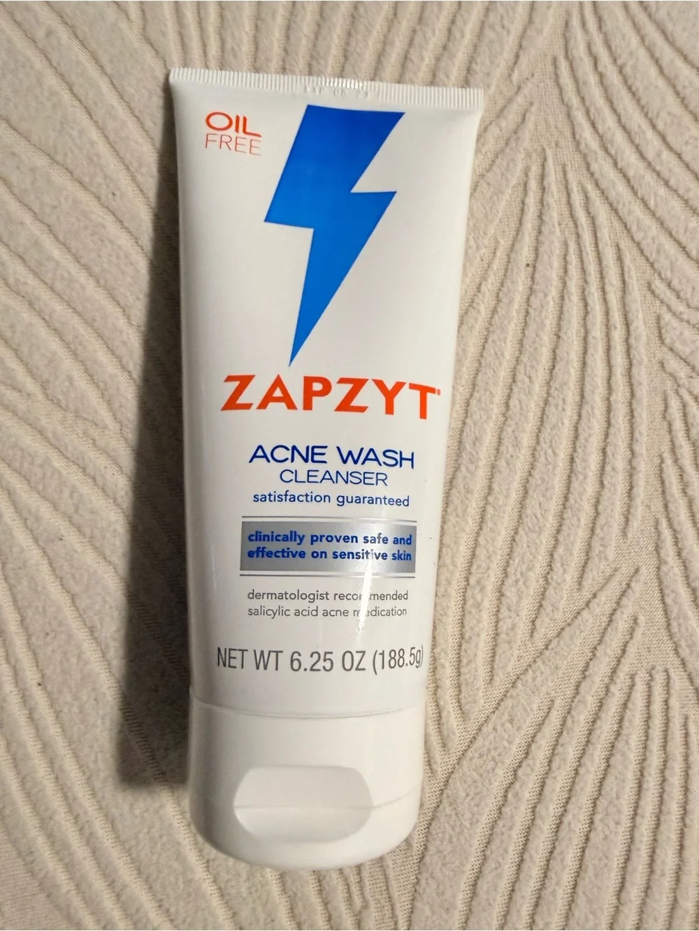 Oil Free Acne Wash Cleanser - White with Blue Accent